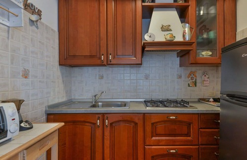 Pomonte Apartment | Cosy apartment for 6 people with A/C, WIFI, TV, terrace, pets allowed and parking