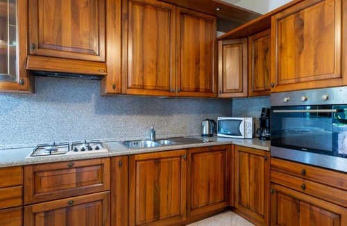Gera Lario Apartment | Cosy apartment for 6 people with hot tub, WIFI, TV, patio, pets allowed and parking