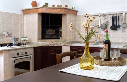 Nulvi Apartment | Cosy apartment for 6 people with TV and parking