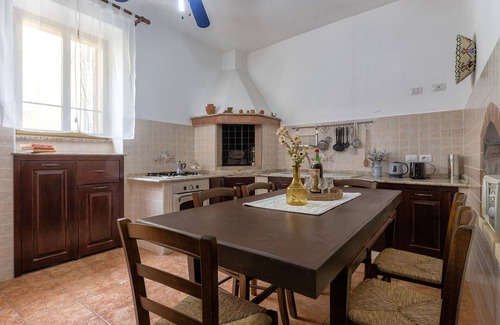 Nulvi Apartment | Cosy apartment for 6 people with TV and parking