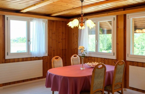 Goldiwil Apartment | Cosy apartment for 6 people with WIFI, TV, balcony and parking