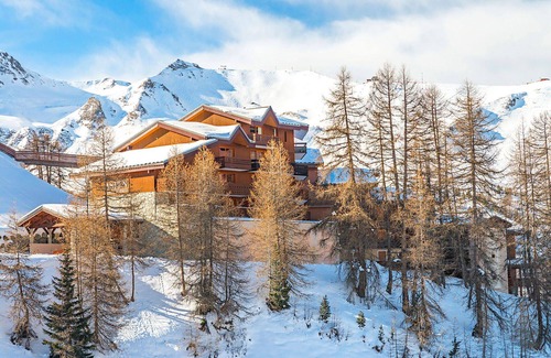 Plagne Soleil Apartment | Cosy apartment for 7 guests with WIFI, pool, TV, terrace, pets allowed and parking