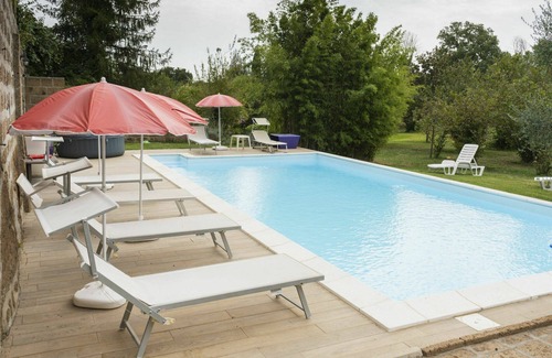 Corchiano Apartment | Cosy apartment for 8 guests with WIFI, pool, TV, patio, pets allowed and parking