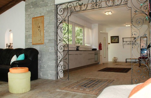 Negrentino Apartment | Cosy apartment for 4 guests with WIFI, pool, TV, patio, pets allowed, panoramic view and parking
