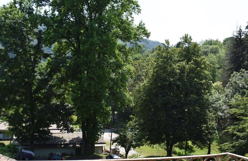 Castelrotto Apartment | Cosy apartment for 4 people with WIFI, pool, TV, balcony, pets allowed and parking