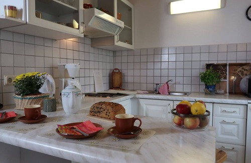 Wesenberg Apartment | Cosy apartment for 4 people with TV, pets allowed and parking