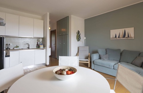 Pietrabruna Apartment | Cosy apartment for 4 guests with WIFI, TV, balcony, pets allowed and parking