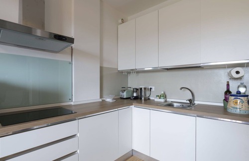 Pietrabruna Apartment | Cosy apartment for 4 guests with WIFI, TV, balcony, pets allowed and parking