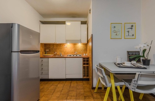 Ponte Arche Apartment | Cosy apartment for 2 people with TV, patio and pets allowed
