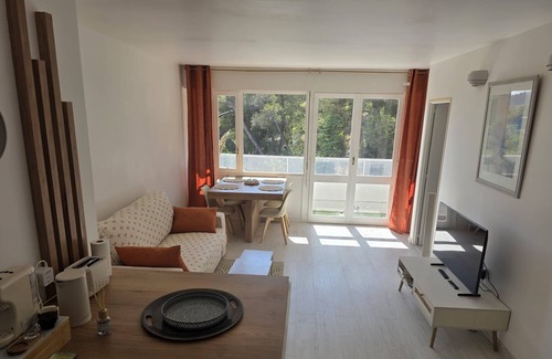 Sud Apartment | 🏡 Cosy apartment overlooking pine forest in Aix