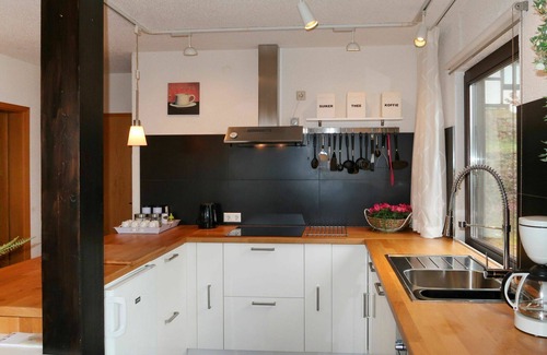 Frankenau House | Cosy apartment in villa for 4 people with WIFI, TV, terrace and pets allowed