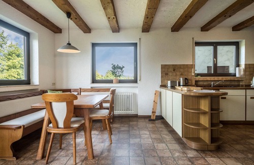 Oberteuringen Apartment | Cosy Apartment “Im Haus Metzger” near Lake Constance with Wi-Fi & Balcony