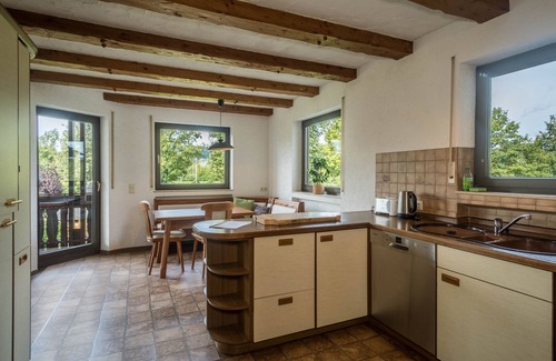 Oberteuringen Apartment | Cosy Apartment “Im Haus Metzger” near Lake Constance with Wi-Fi & Balcony