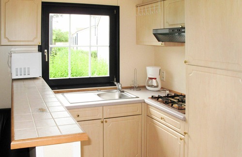 Les Cabanes de Fleury House | Cosy apartment in villa for 6 guests with pool, WIFI, A/C, TV, terrace, pets allowed and parking