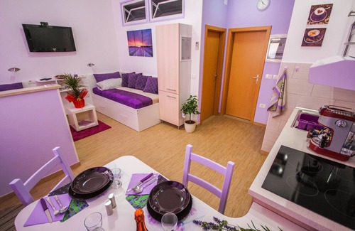 Portoroz Apartment | Cosy Apartment In Soft Purple Colours Places In The Heart Of Portorož