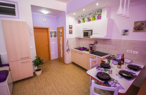 Portoroz Apartment | Cosy Apartment In Soft Purple Colours Places In The Heart Of Portorož