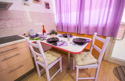 Portoroz Apartment | Cosy Apartment In Soft Purple Colours Places In The Heart Of Portorož