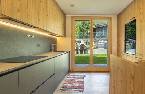 Bianzone House | Cosy apartment in villa for 8 people with WIFI, A/C, TV, terrace, pets allowed and parking