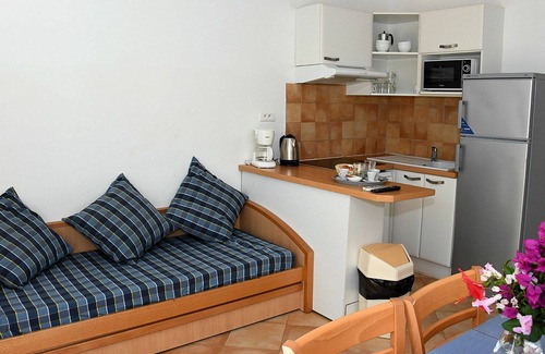 Pineto House | Cosy apartment in villa for 8 people with pool, WIFI, TV, terrace, pets allowed and parking