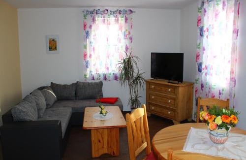 Weißig Apartment | Cosy Apartment in Weißig with Garden