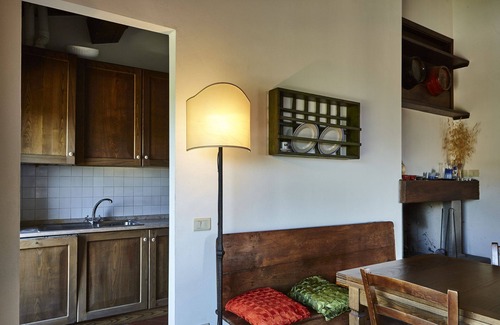 Capolona Apartment | Cosy apartment with WIFI, pool, TV, pets allowed, panoramic view and parking, close to Arezzo