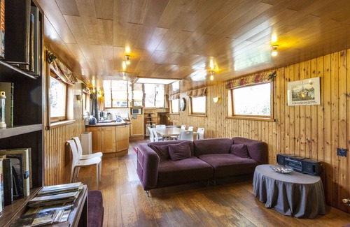 Merkem Boat Rental | Cosy Boat in Merkem with Terrace