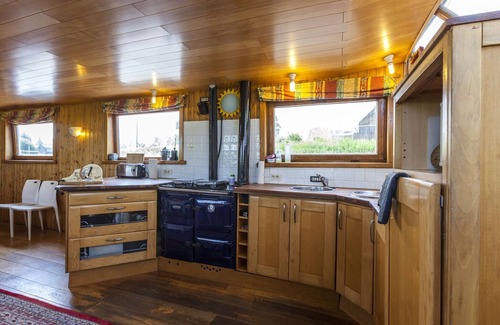 Merkem Boat Rental | Cosy Boat in Merkem with Terrace