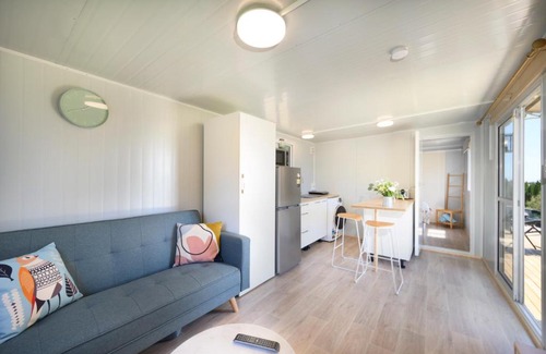 Pukekohe House | Cosy cabin to stay even better than Glamping