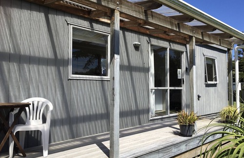 New Plymouth Cottage | Cosy Cabin with Unlimited Wi-fi