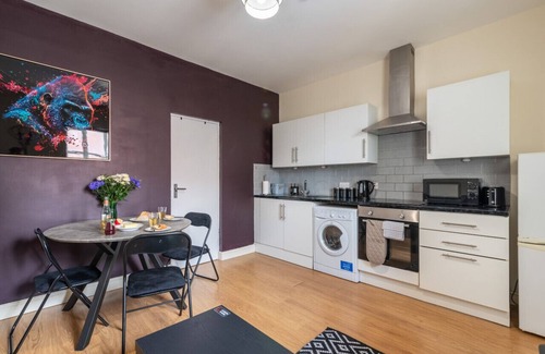 Adamsdown Apartment | Cosy Central Apartment in the Heart of Cardiff