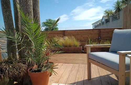 Donaghadee House | Cosy Coastal Escape with Seaview Terrace