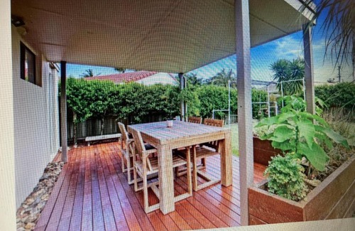 Birtinya Bed & Breakfast | Cosy coastal studio 900 m