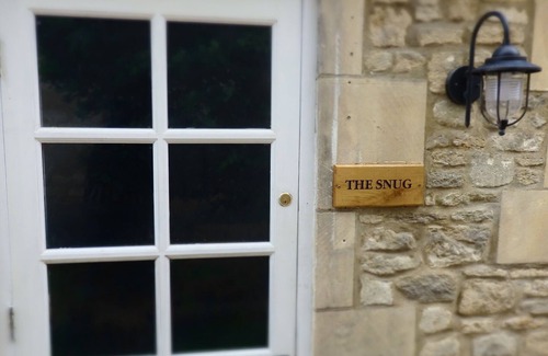Burford Cottage | Cosy Cotswold - The Snug - cottage in the centre of Burford