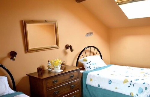 Wing Cottage | Cosy Cottage, Full Of Character Situated Along A Woodland Drive