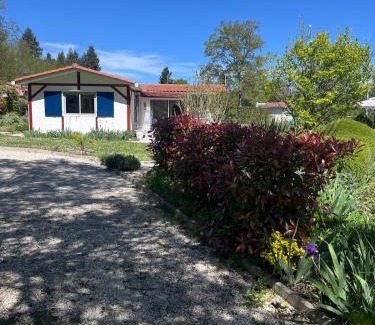 Ecuras House | Cosy Cottage on the Lake