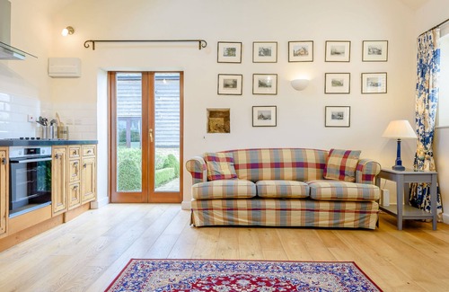 Witney Cottage | Cosy dog friendly holiday cottage for 2 near Witney - Coursehill Barn Annexe