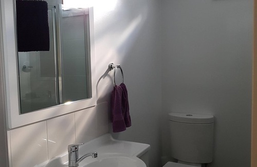 Jindabyne Apartment | Cosy, fully self-contained lakefront 2 bedroom apartment