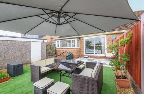 Chapeltown House | Cosy Getaway with Relaxing Garden & Free Parking