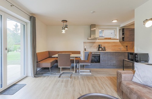 Muhlbach im Pinzgau Apartment | Cosy holiday apartment with terrace near the ski lift