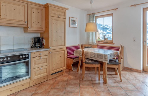 Alpbach Apartment | Cosy holiday apartment with a view of the mountains