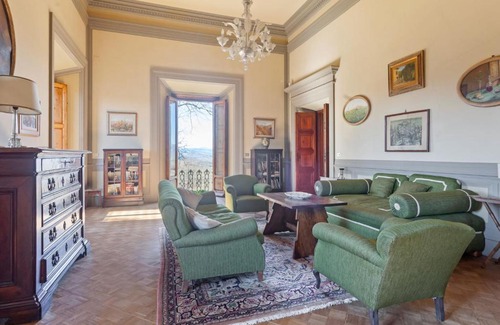 Borgo San Lorenzo House | Cosy Holiday Home in Borgo San Lorenzo with Swimming Pool
