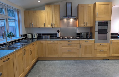 Colton House | Cosy Home Across from Temple Newsam