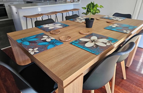 Strathpine House | Cosy home in the Northern suburbs