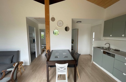 Le Porge House | Cosy house in the heart of Le Porge with garden, close to amenities.
