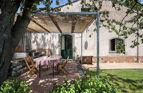 Giarre Cottage | Cosy house with rustic charm, big garden and sublime view on the Etna and sea