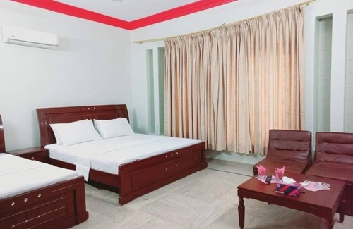 Gulshan-E-Jamal Apartment | Cosy Inn Guest House : Deluxe Triple Roomn