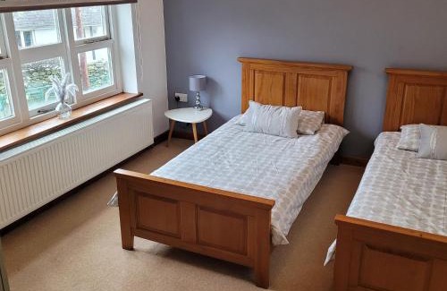 Llwyngwril House | Cosy modern cottage by the sea, heart of snowdonia