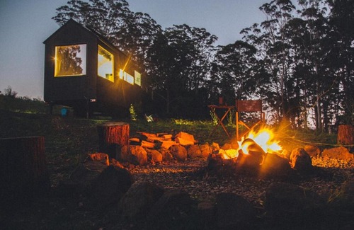 Beaumont House | Cosy Off-Grid Cabin in Kangaroo Valley - Miguel