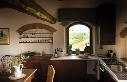Castiglione della Valle Apartment | Cosy retreat in Castello Monticelli; 2 hrs from Florence; minimum stay 2 months.