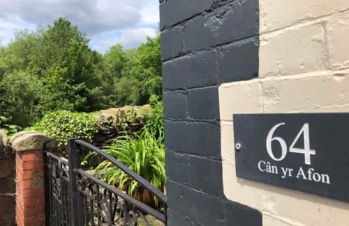 Blaencwm House | Cosy riverside retreat with stunning views in valley location